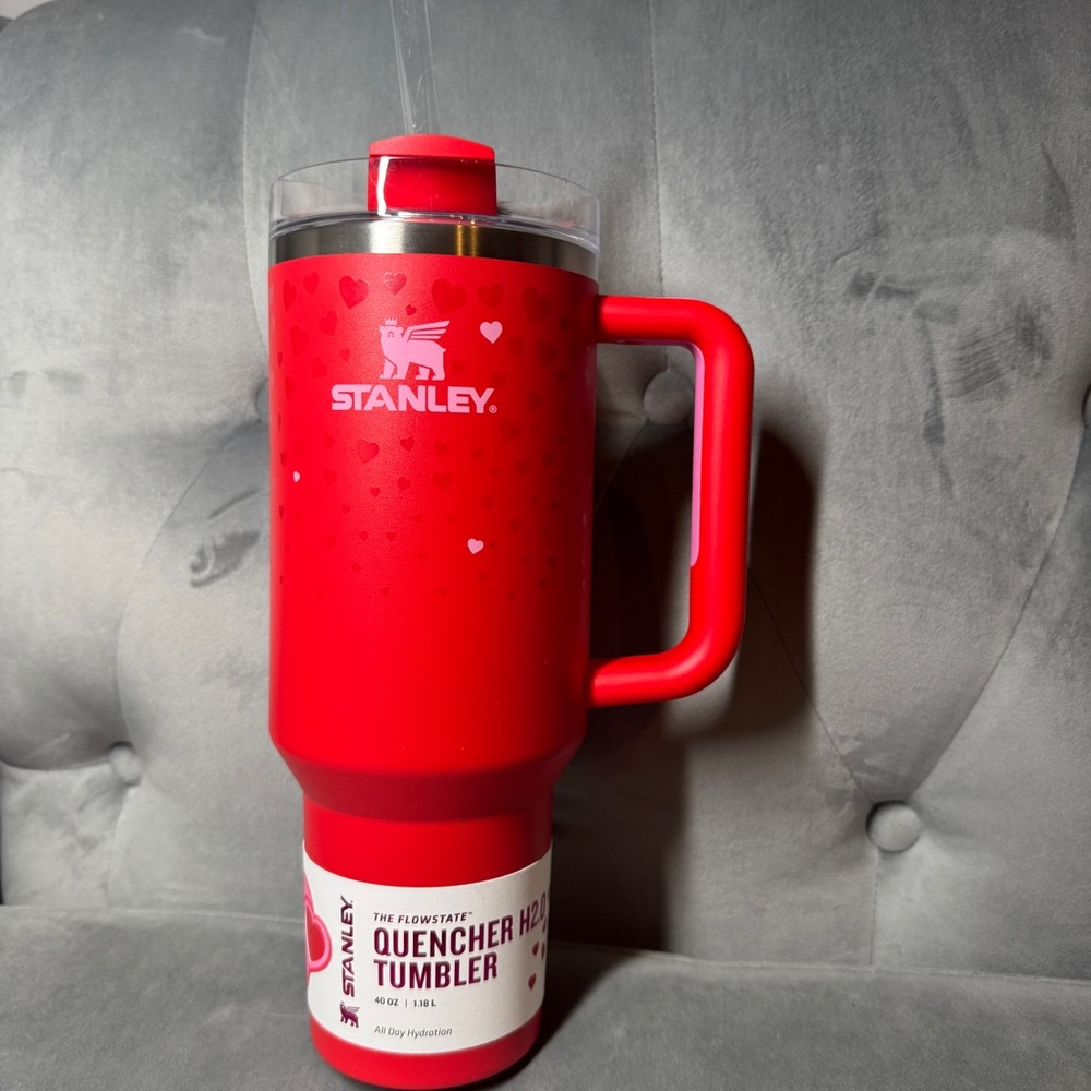 Stanley Target Exclusive‎ Valentine’s Day 2025 ruby Hearts 40oz Tumbler